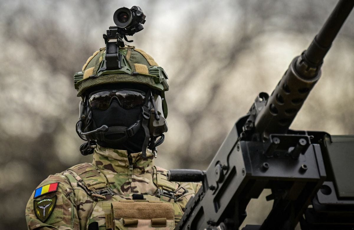 A member of the Romanian Armys special forces 